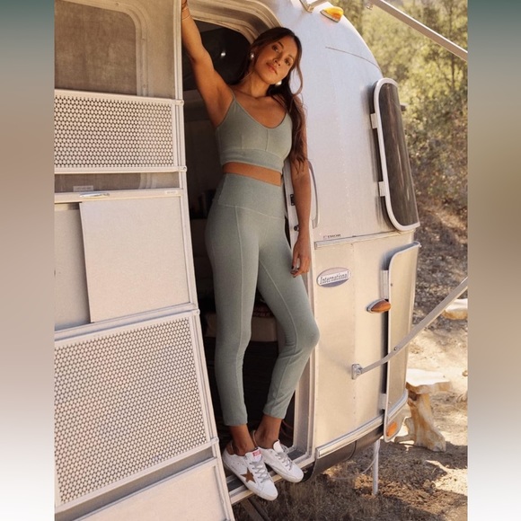 Sincerely Jules for Bandier Set in:Fatigue Green Meadow Leggings + Meadow Bra xl - Picture 5 of 6